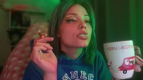 lola online show from December 3, 2025, 10:13 am