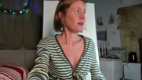 Snapshot of lola_belgium chatting on January 6, 2025, 6:31 pm lola_belgium online show from January 6, 2025, 6:31 pm