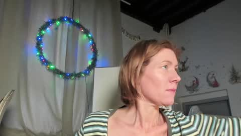 Snapshot of lola_belgium chatting on January 7, 2025, 2:30 pm lola_belgium online show from January 7, 2025, 2:30 pm