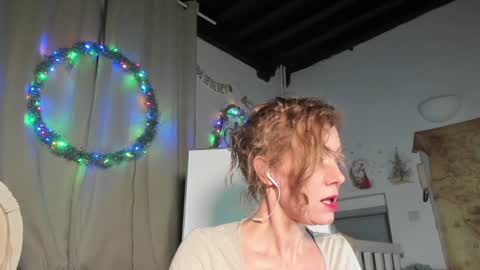 Snapshot of lola_belgium chatting on January 8, 2025, 4:44 pm lola_belgium online show from January 8, 2025, 4:44 pm