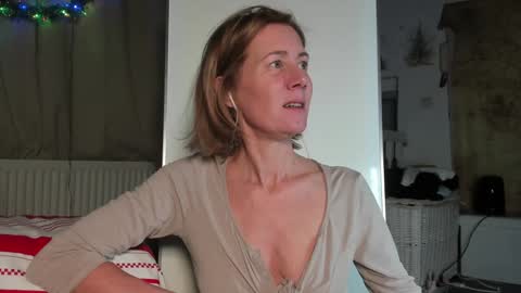 Snapshot of lola_belgium chatting on January 9, 2025, 6:26 pm lola_belgium online show from January 9, 2025, 6:26 pm