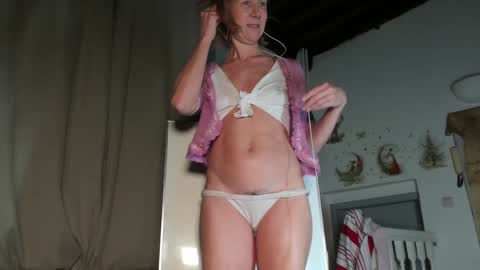 Snapshot of lola_belgium chatting on January 30, 2025, 5:17 pm lola_belgium online show from January 30, 2025, 5:17 pm