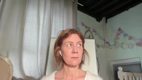 Snapshot of lola_belgium chatting on February 16, 2025, 1:05 pm lola_belgium online show from February 16, 2025, 1:05 pm