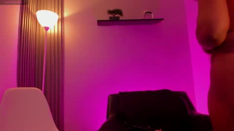 marxi love online show from June 1, 2026, 1:13 pm