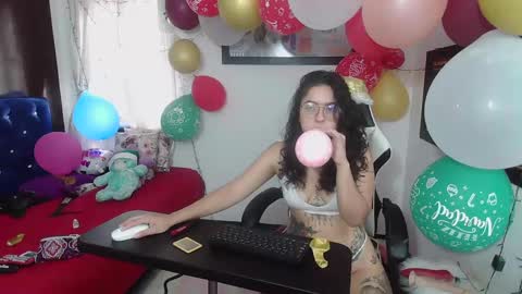 Snapshot of lola_fiery chatting on December 4, 2024, 7:45 pm lola_fiery online show from December 4, 2024, 7:45 pm