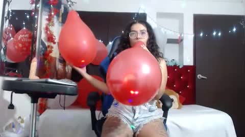 Snapshot of lola_fiery chatting on December 8, 2024, 1:24 am lola_fiery online show from December 8, 2024, 1:24 am