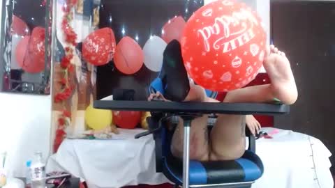 Snapshot of lola_fiery chatting on December 10, 2024, 11:51 pm lola_fiery online show from December 10, 2024, 11:51 pm