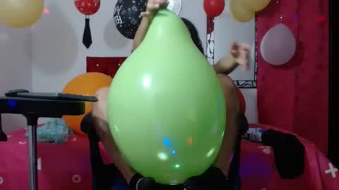 Snapshot of lola_fiery chatting on December 23, 2024, 11:06 pm lola_fiery online show from December 23, 2024, 11:06 pm