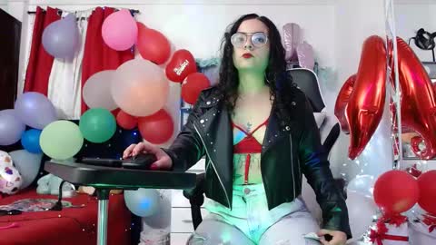 Snapshot of lola_fiery chatting on February 13, 2025, 4:11 am lola_fiery online show from February 13, 2025, 4:11 am