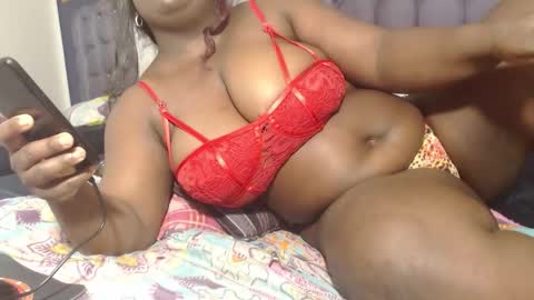 Snapshot of lola_honney chatting on November 8, 2025, 2:50 pm lola_honney online show from November 8, 2025, 2:50 pm