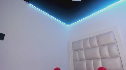 lola_js online show from June 17, 2026, 4:30 pm