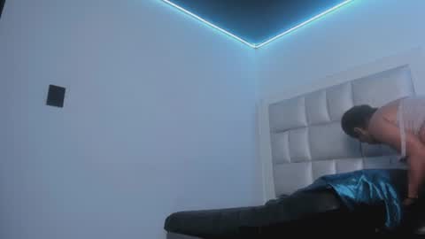 lola_js online show from June 18, 2026, 11:47 am