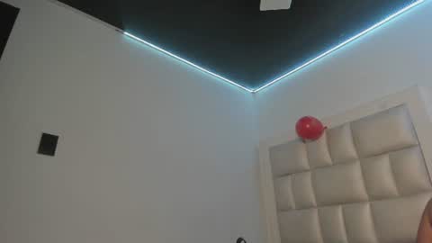 lola_js online show from July 14, 2026, 12:11 pm