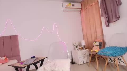 Snapshot of lola_lustrum chatting on April 26, 2026, 1:31 pm lola_lustrum online show from April 26, 2026, 1:31 pm