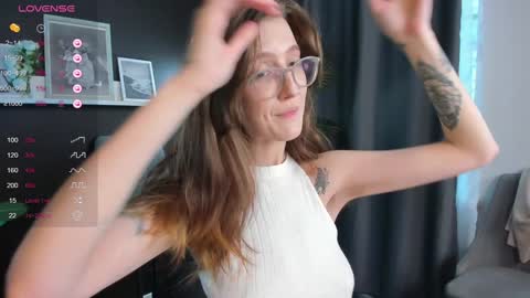 Snapshot of lola_missy chatting on December 11, 2024, 9:09 am Lola online show from December 11, 2024, 9:09 am