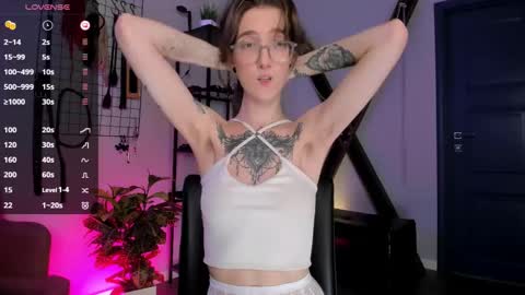 Snapshot of lola_missy chatting on March 4, 2025, 5:53 am Lola online show from March 4, 2025, 5:53 am