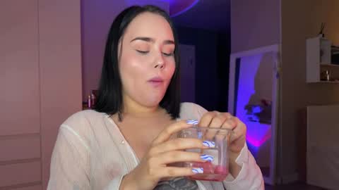 lola_purr online show from May 15, 2026, 10:17 pm