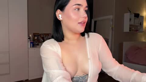 Snapshot of lola_razee chatting on July 3, 2026, 11:00 pm lola_razee online show from July 3, 2026, 11:00 pm