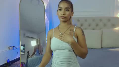 lola red online show from October 27, 2025, 7:18 pm