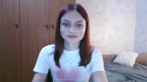 lola_sweetglow online show from July 27, 2026, 7:10 pm