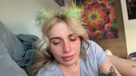 lolaa555 online show from June 29, 2026, 12:38 pm