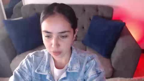 lolaandcamille online show from March 4, 2025, 1:17 pm