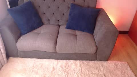 lolaandcamille online show from March 10, 2025, 4:14 pm