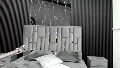 Lola Angel online show from November 8, 2025, 7:45 pm