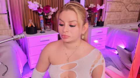 Snapshot of lolaangellx chatting on March 19, 2026, 7:51 pm Lola Angel online show from March 19, 2026, 7:51 pm