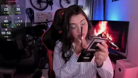 lolaasmith_21 online show from February 14, 2026, 7:16 am