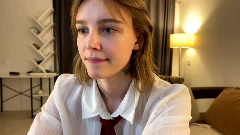 lolaatatee online show from May 2, 2026, 5:18 pm