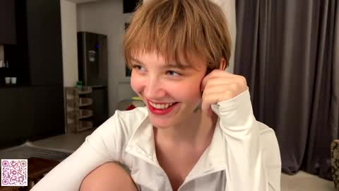 lolaatatee online show from May 28, 2026, 6:16 pm