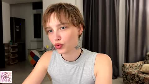 lolaatatee online show from May 29, 2026, 6:39 pm