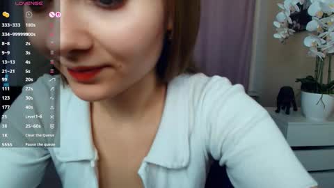 Snapshot of lolacorish chatting on February 19, 2026, 11:06 am lolacorish online show from February 19, 2026, 11:06 am