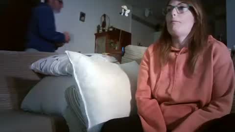 LOLA HUESO y ERIC online show from December 4, 2025, 3:32 pm