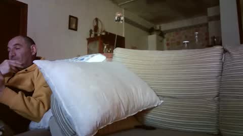 Snapshot of lolahueso chatting on January 12, 2026, 3:17 pm LOLA HUESO y ERIC online show from January 12, 2026, 3:17 pm