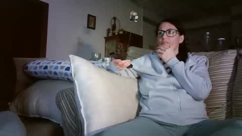 Snapshot of lolahueso chatting on January 16, 2026, 4:22 pm LOLA HUESO y ERIC online show from January 16, 2026, 4:22 pm