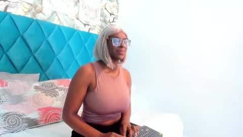 Snapshot of lolajenkiins chatting on September 21, 2025, 12:51 pm lola online show from September 21, 2025, 12:51 pm