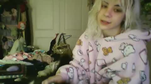 Snapshot of lolalixx6969 chatting on January 22, 2025, 6:52 pm Lola Lixx online show from January 22, 2025, 6:52 pm