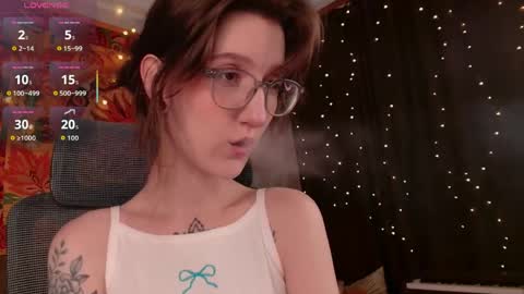 Snapshot of lolami_ chatting on June 6, 2026, 9:25 am lolami_ online show from June 6, 2026, 9:25 am