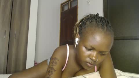 Snapshot of lolamia7 chatting on March 9, 2025, 12:20 pm lolamia7 online show from March 9, 2025, 12:20 pm