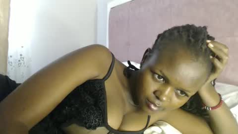 Snapshot of lolamia7 chatting on October 11, 2025, 5:50 am lolamia7 online show from October 11, 2025, 5:50 am