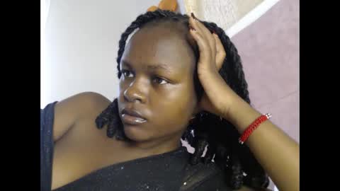 Snapshot of lolamia7 chatting on November 9, 2025, 5:28 am lolamia7 online show from November 9, 2025, 5:28 am