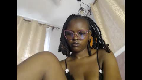 Snapshot of lolamia7 chatting on November 10, 2025, 6:01 am lolamia7 online show from November 10, 2025, 6:01 am