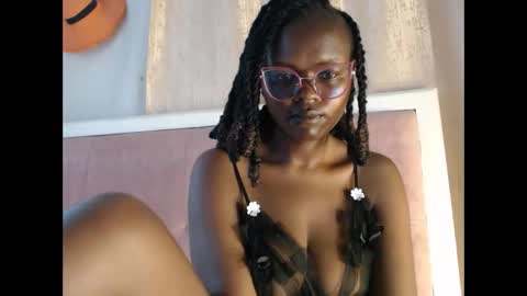 Snapshot of lolamia7 chatting on November 12, 2025, 6:14 am lolamia7 online show from November 12, 2025, 6:14 am