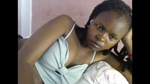 Snapshot of lolamia7 chatting on November 16, 2025, 5:02 am lolamia7 online show from November 16, 2025, 5:02 am