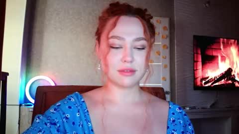 Snapshot of lolamint_ chatting on November 12, 2025, 11:32 am Lola online show from November 12, 2025, 11:32 am