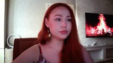 Snapshot of lolamint_ chatting on November 17, 2025, 10:32 am Lola online show from November 17, 2025, 10:32 am