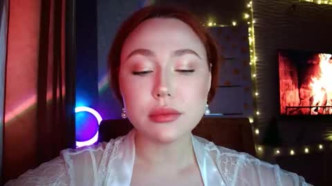 Snapshot of lolamint_ chatting on December 3, 2025, 1:31 pm Lola online show from December 3, 2025, 1:31 pm