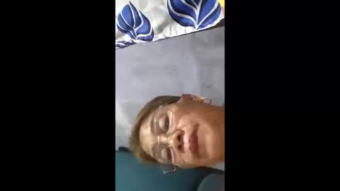 Snapshot of lolamommie chatting on January 22, 2025, 12:27 pm tey online show from January 22, 2025, 12:27 pm